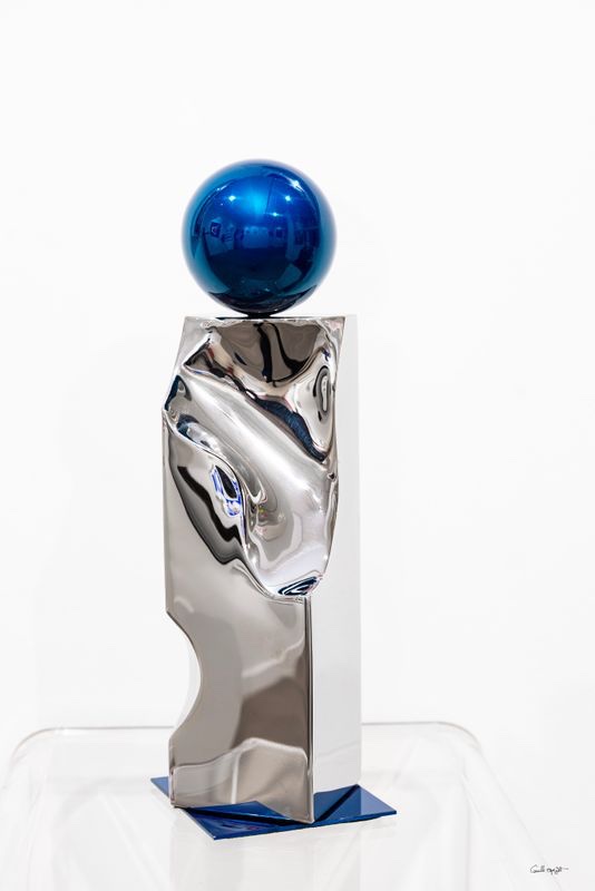Polished stainless steel sculpture by Philippe Gauberti at Never Give Up Gallery